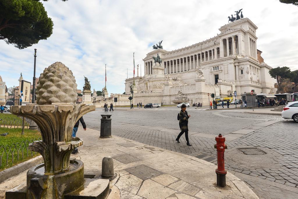 Cs Piazza Venezia Apartment Rome Bagian luar foto