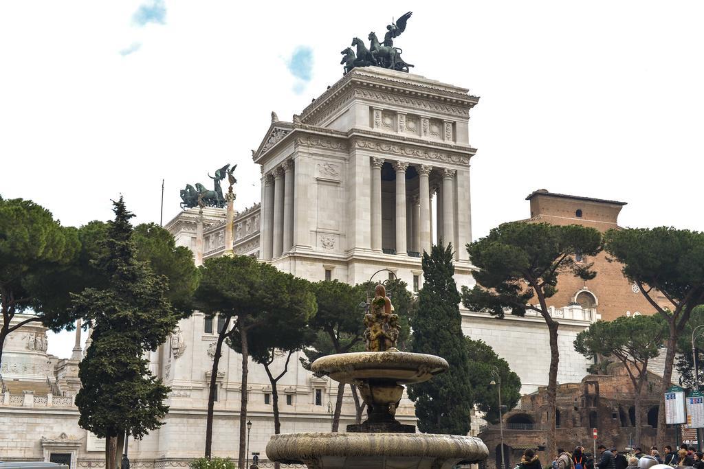 Cs Piazza Venezia Apartment Rome Bagian luar foto